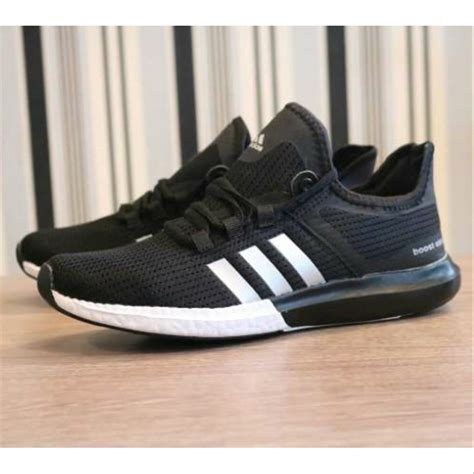 sepatu adidas terbaru.